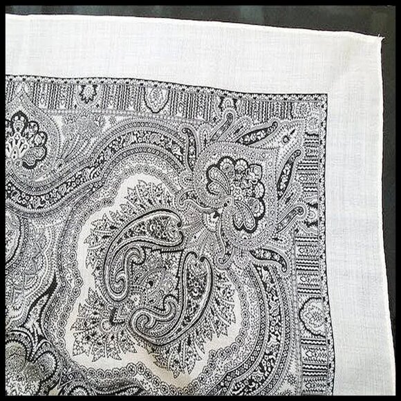 Large Wool Scarf Black White Jacobean Paisley, 70s Vintage Old Money Core - Picture 5 of 16